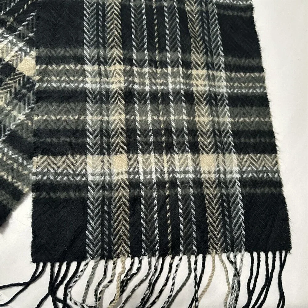Vintage D & Y Scarf Men's Plaid Gray Black Soft Acrylic Fringe